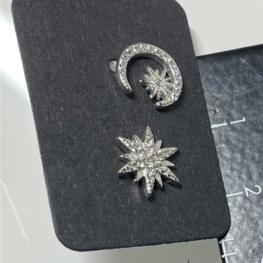 Day and Night  Stud Earrings Asymmetric - Picture 8 of 10